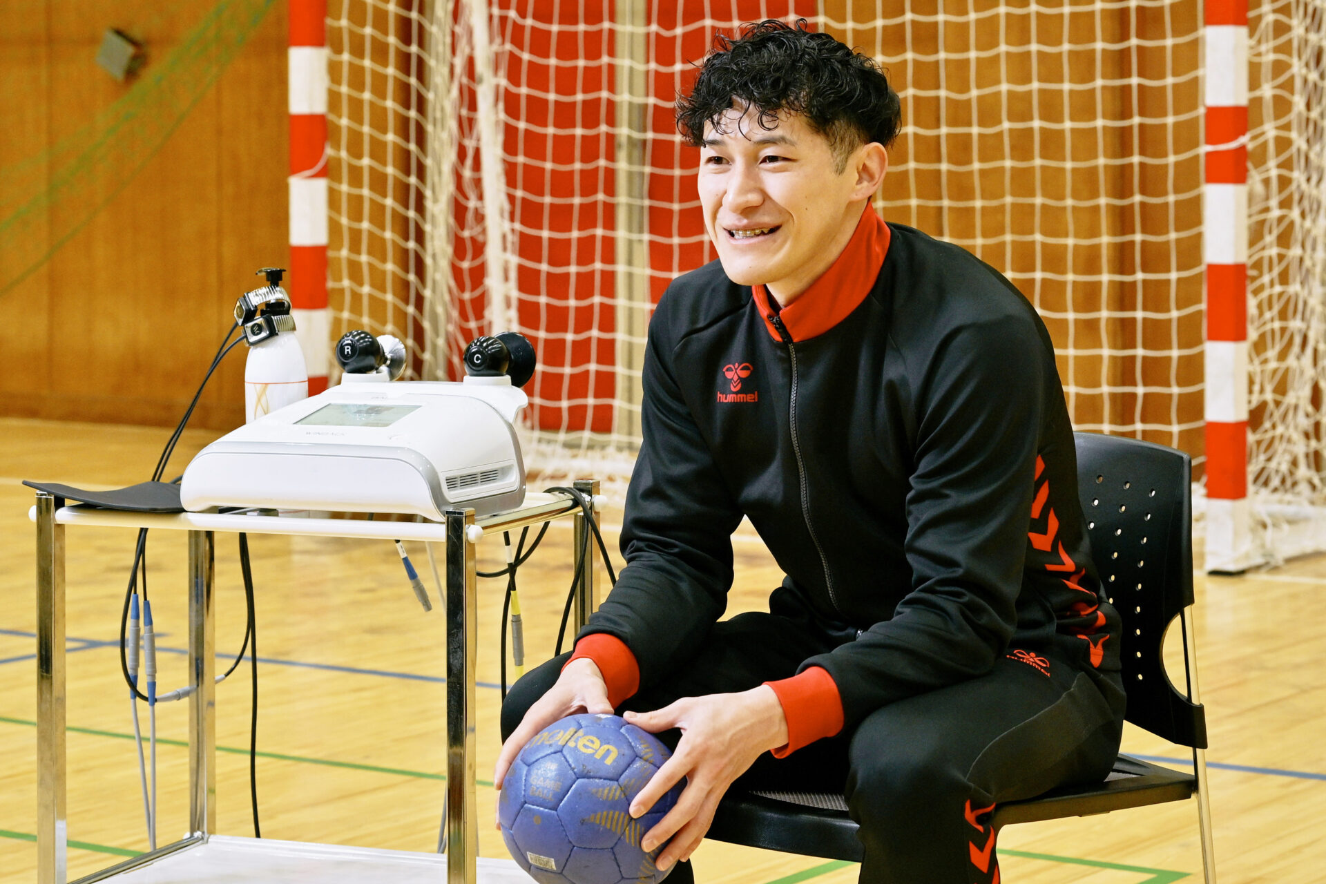 インタビューに答える杉岡選手