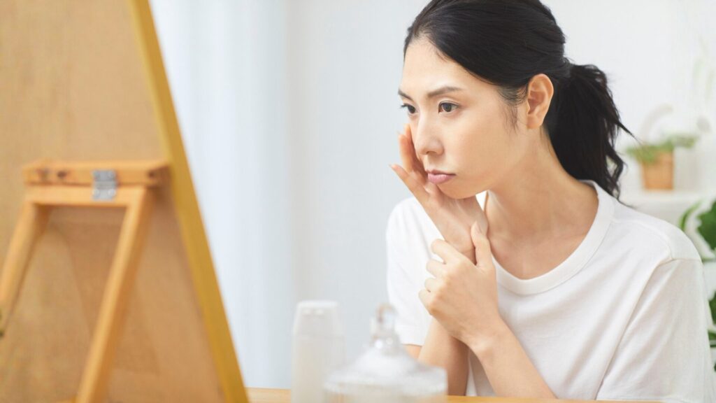 表情筋よりも“細胞”を鍛える時代。顔たるみケアの新常識WINBACK